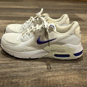 Nike air max. blue and white. worn a couple of times